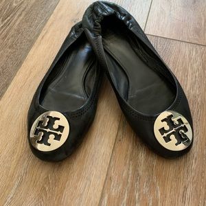 Tory Burch Minnie travel leather black flats with silver logo size 7